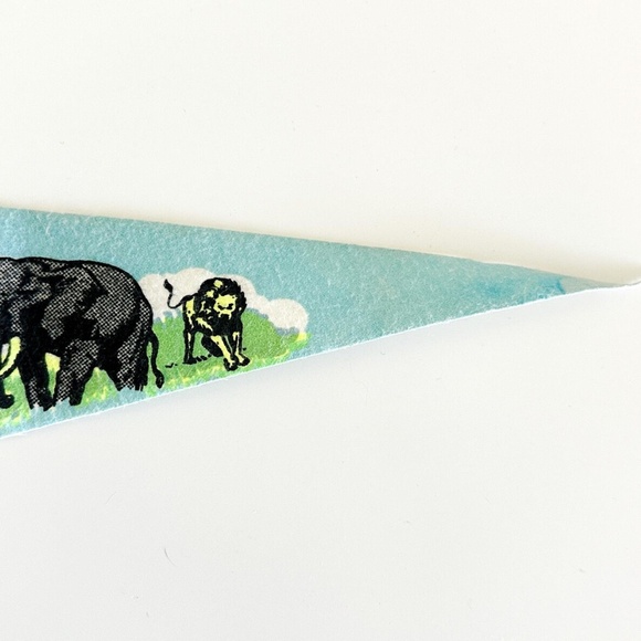 San Diego Zoo 1980s Souvenir Pennant | Vintage Felt Pennant - Picture 7 of 10